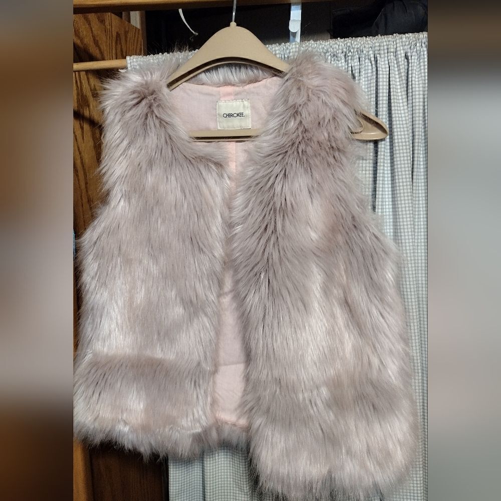 Cherokee faux fur vest